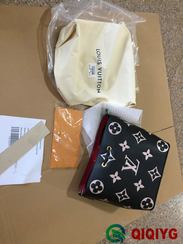 qiqiyg.com fournisseur officiel de mode en gros 2025 dropshipping qq3042