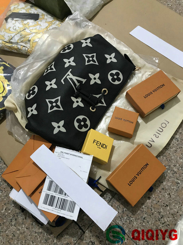 qiqiyg.com fournisseur officiel de mode en gros 2025 dropshipping qq3216